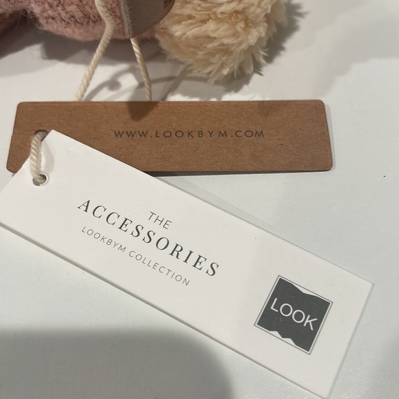 Look by M fuzzy mittens in Blush. OS. NWT - Picture 3 of 4